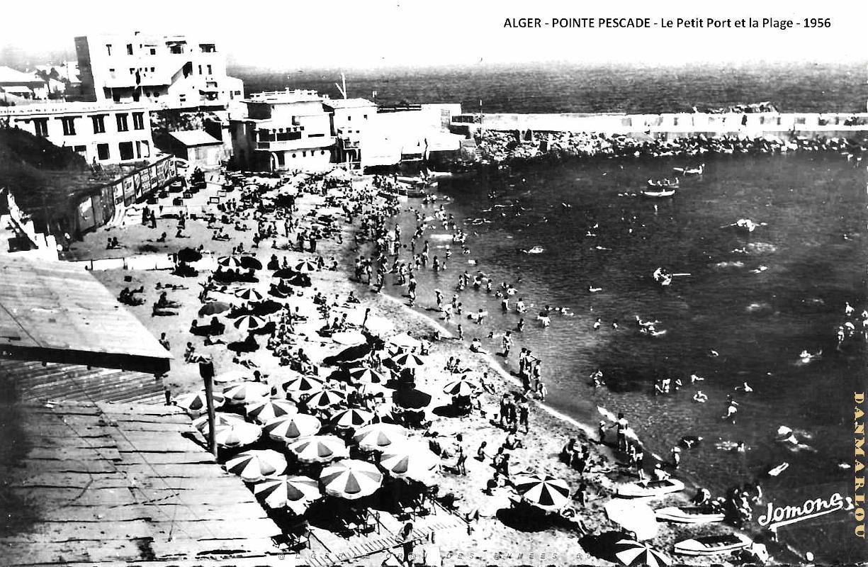 Alger-Pointe Pescade - Petit Port et Plage - 1956.jpg